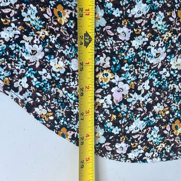 Torrid Haper Floral Bloomcore Sz 2 V-Neck Blouse - Picture 4 of 11